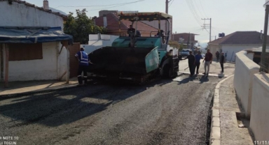 Bayraklı’ya bir ayda 500 ton asfalt 