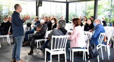 Bornovalı üreticilere zeytin budama eğitimi