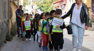 Buca’da kitap sevgisi sokaklara taştı 