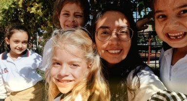 Didem Öğretmen: Çocukları eğlendirerek öğretmeli