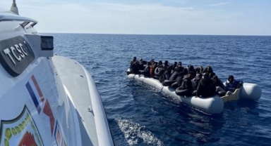 Ege Denizi'nde bitmeyen dram: bitmeyen dram: 77 düzensiz göçmen kurtarıldı