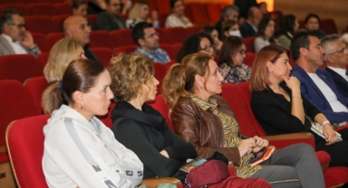 Gaziemir Belediyesi’nden öğretmenlere özel eğitim