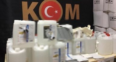 İzmir’de ölüm içkisi operasyonu:Temizlik ambalajında etil alkol 