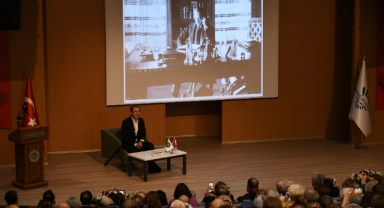 Karabağlar Atatürk'ü Sinan Meydan söyleşisiyle andı