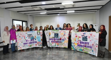 Karabağlar'da şiddete karşı “Kadın Çemberi”