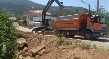 Menderes Belediyesi'nin sel ve taşkınlara karşı önlem çalışmaları sürüyor
