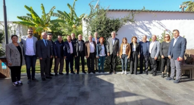 Narlıdere’de muhtarlarla istişare toplantısı 