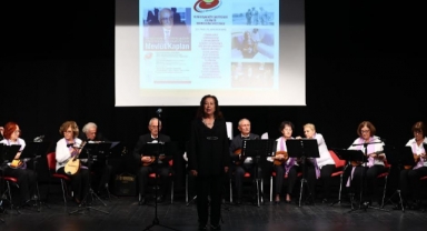 Öğretmenler Günü’nde Konak’ta büyük onur