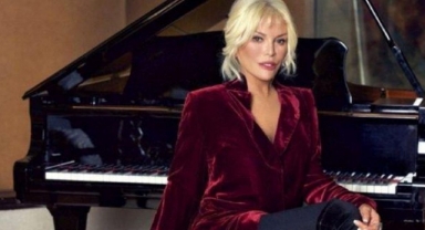 Süperstar ameliyata alındı