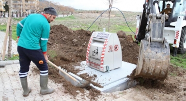 Başkan Tugay Karşıyaka'yı yeraltı konteynerleri ile donattı