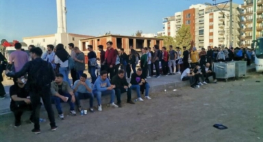 Yemek aracı kavgasına Büyükşehir'den bank ve masa çözümü