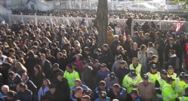 Yurttaşlar, Dolmabahçe’ye akın etti