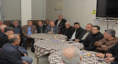 AK Partili Kaya'dan Karabağlar'a dönüşüm' arı ve 'yeni okul' müjdesi