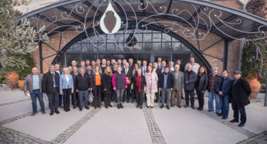 Başkan Soyer Urla’da muhtarlarla buluştu: “Ne yaparlarsa yapsınlar hizmet üretmeyi sürdüreceğiz”