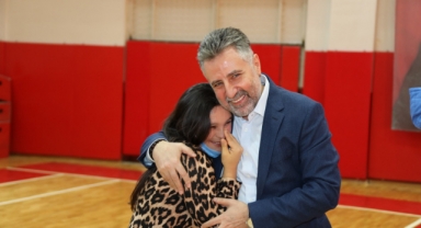 Bayraklı’da engeller “sevgiyle” aşıldı