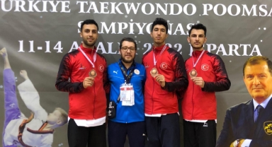 Bayraklı'dan tekvandoda Türkiye derecesi