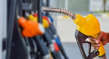 Benzinde indirim tabelaya yansıdı