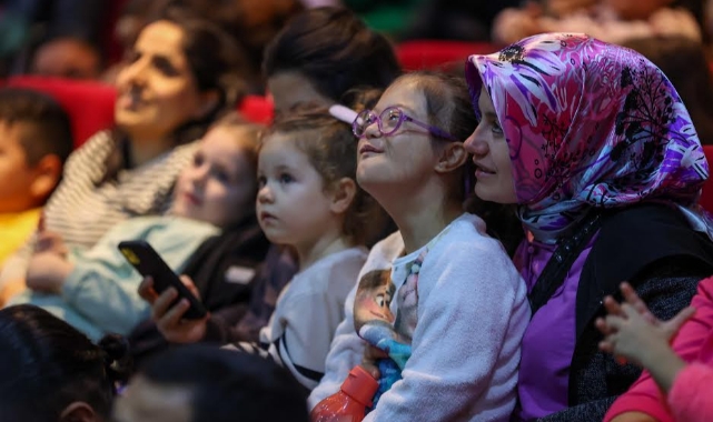 Buca Belediyesi'nden miniklere özel tiyatro etkinliği