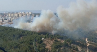 Buca'da yangın... 4 baraka kullanılamaz hale geldi!