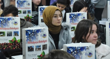 Kemalpaşa'dan öğrencilere eğitim desteği