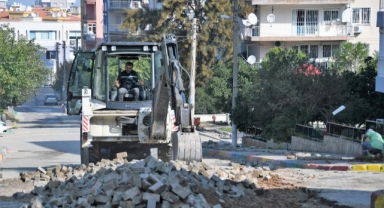 Narlıdere’de Fen İşleri aralıksız görev başında