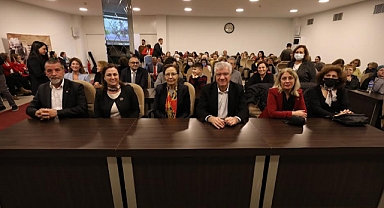 Narlıdere'de kadın, siyaset ve demokrasi konuşuldu