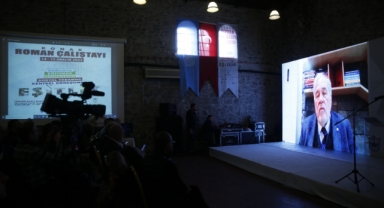 Roman Çalıştayı sona erdi... İlber Ortaylı'dan Batur'a teşekkür