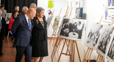 Yaşar Kemal’in bin bir çiçekli bahçesi kapılarını açtı