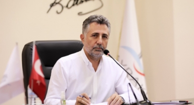 Başkan Sandal'dan AKP'li Kaya'ya deprem konutu çıkışı: Siyasi proje değil kamu yatırımı!