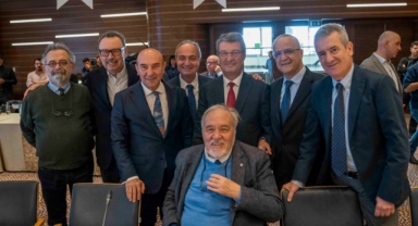 Başkan Soyer ikinci Yüksek İstişare Kurulu Toplantısı'nda konuştu: “Günü kurtarmaya değil geleceği tasarlamaya hazırlanıyoruz”