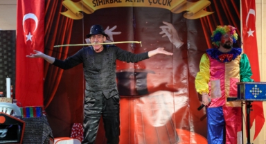 Bucalı miniklere tiyatro şöleni