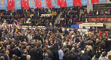 İYİ Parti İzmir seçimlerinde gerginlik….İki taraf birbirinin üzerine yürüdü
