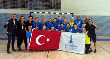 İzmir Büyükşehir Belediyesi çeyrek finalde!