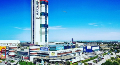 İzmir'in gözde AVM'siydi... İcradan komple satılık bina