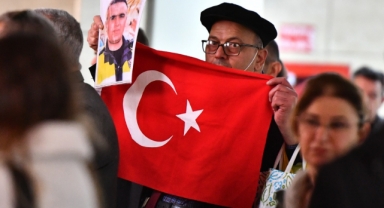 İzmir'in kahramanları unutulmadı... Fethi Sekin ve Musa Can anıldı