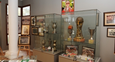 Karşıyaka Spor Kulübü’nün müzesi açıldı