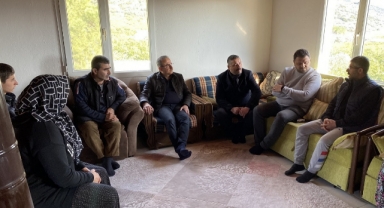 AK Partili Sürekli dernek ve depremzede ziyaretlerini sürdürüyor: “Depremzedelerimizi bir an bile yalnız bırakmayacağız” 