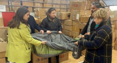 Balçova’da depremzedelerin yaraları sarılıyor