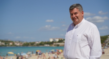 Başkan Oran duyurdu: Çeşme otelleri kapılarını depremzedelere açtı