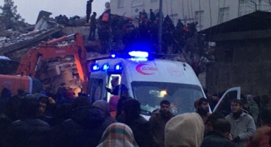 Başkan Soyer:Ekiplerimiz yolda, tekavuzdayız!