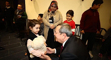 Batur'dan deprem mağduru vatandaşlara: Sizin için buradayız