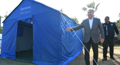 Bornova'dan deprem bölgesine 2 bin 500 çadır