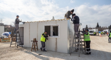 Büyükşehir'den deprem bölgesine konteyner kent!