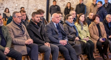 Büyükşehir'den deprem dayanışması... Başkan Soyer deprem yardımları için ilçe belediye başkanları ile buluştu