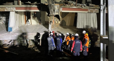 Büyükşehir'in Hatay'da arama kurtarma çalışmalarına devam ediyor