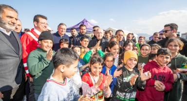 CHP lideri Kılıçdaroğlu'ndan Büyükşehir'in Hatay'daki koordinasyon merkezine ziyaret