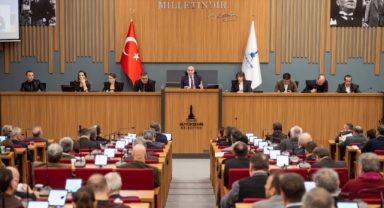 CHP ve İYİ Partili meclis üyeleri huzur haklarını depremzedeler için bağışladı