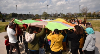 Depremzede çocuklar oyunun gücüyle iyileşiyor: “Çocuklarımız hep gülsün”