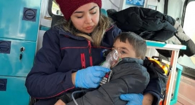 Gaziemir'in sağlıkçıları depremzedelere umut oluyor