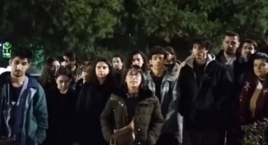 Gözaltına alınan öğrenciler serbest bırakıldı… İzmirli öğrencilerden 'Uzaktan eğitim' protestosu